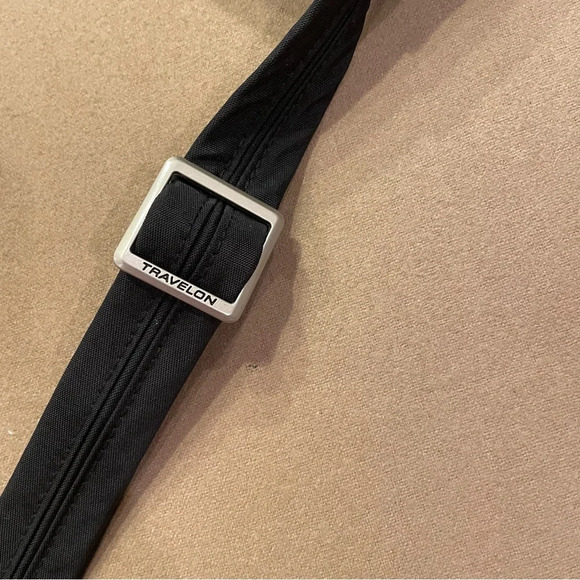 Travelon Exclusive Edition Black Quilted Anti-Theft Crossbody Bag - Picture 7 of 12